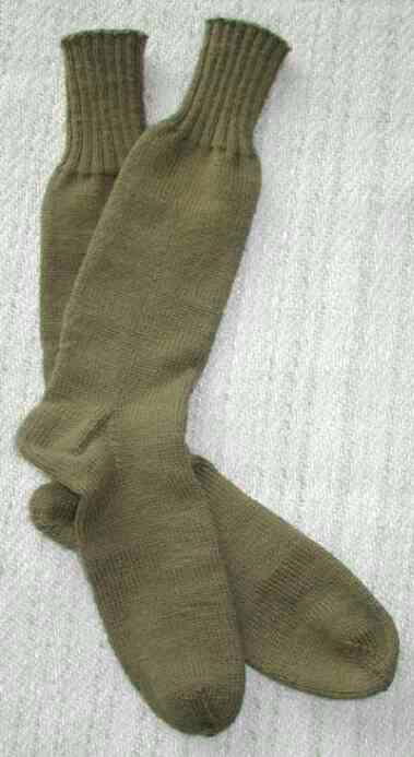 Reproduction handknit socks following this pattern